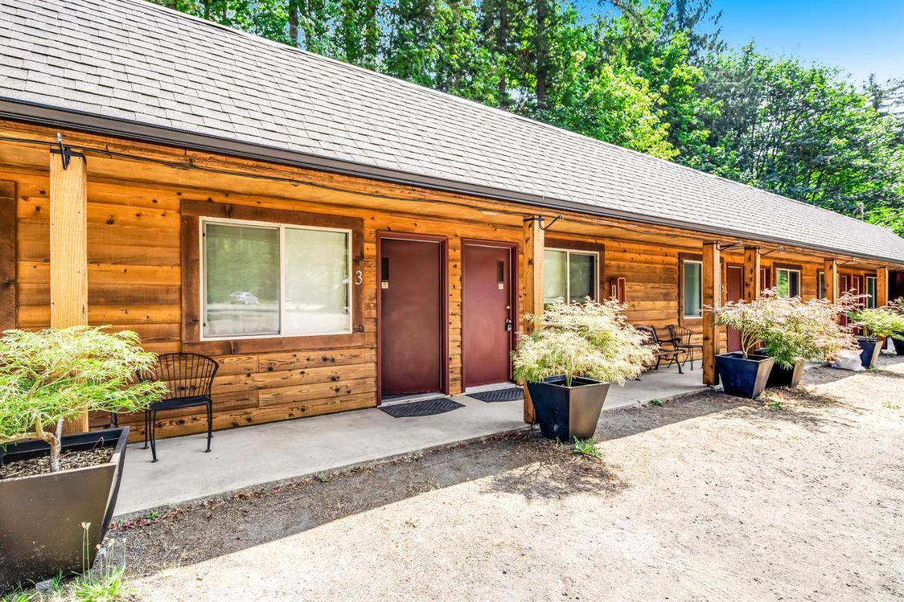 Mount Skokomish Room 3 At Mount Walker Inn Quilcene Exteriör bild